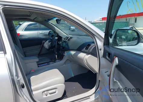 2013 Toyota Highlander Limited z USA, uszkodzony, nr VIN 5TDDK3EH7DS240936